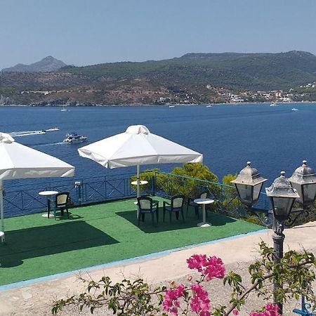 Kavos Bay Seafront Hotel Agia Marina  エクステリア 写真
