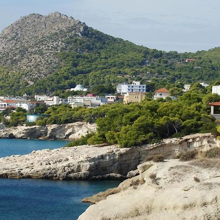 Kavos Bay Seafront Hotel Agia Marina  エクステリア 写真