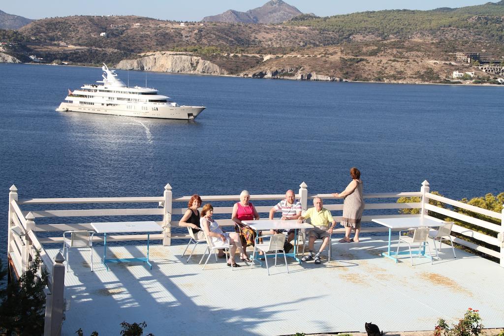 Kavos Bay Seafront Hotel Agia Marina  エクステリア 写真