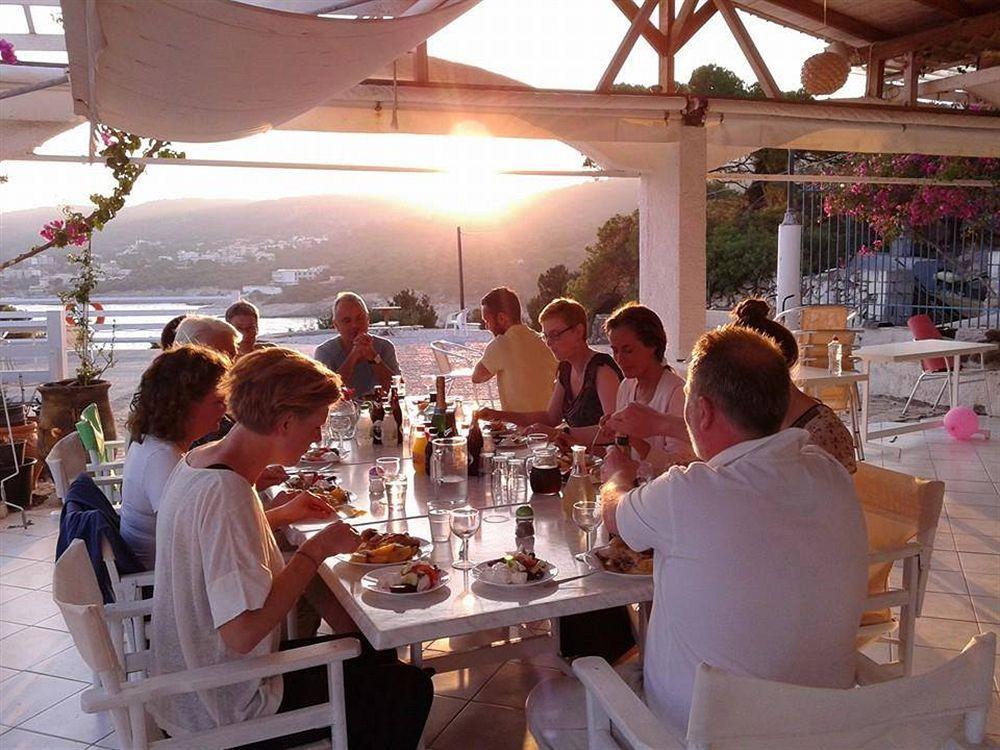 Kavos Bay Seafront Hotel Agia Marina  エクステリア 写真