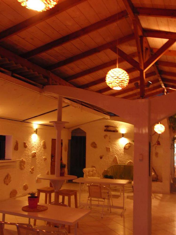 Kavos Bay Seafront Hotel Agia Marina  エクステリア 写真