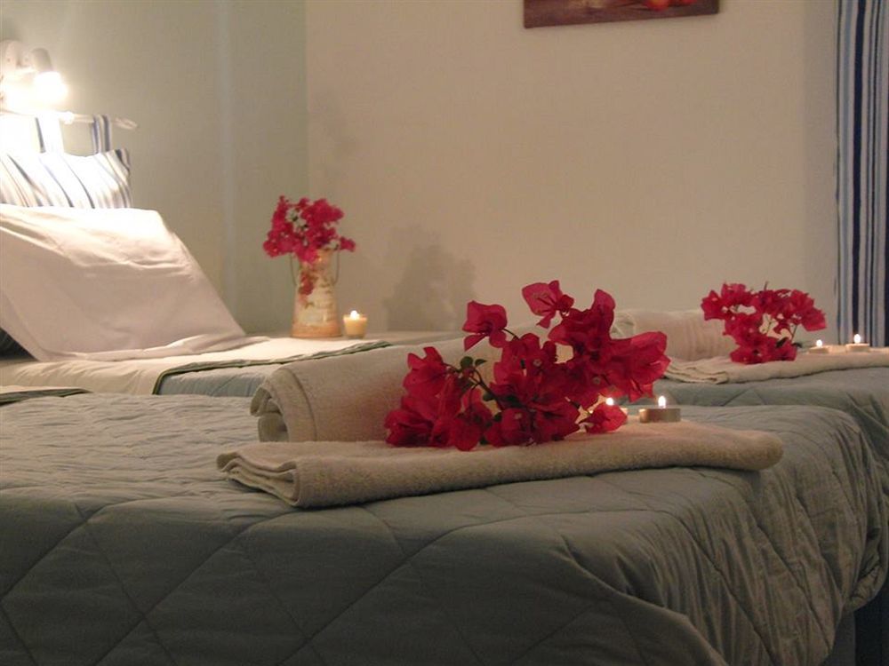 Kavos Bay Seafront Hotel Agia Marina  エクステリア 写真