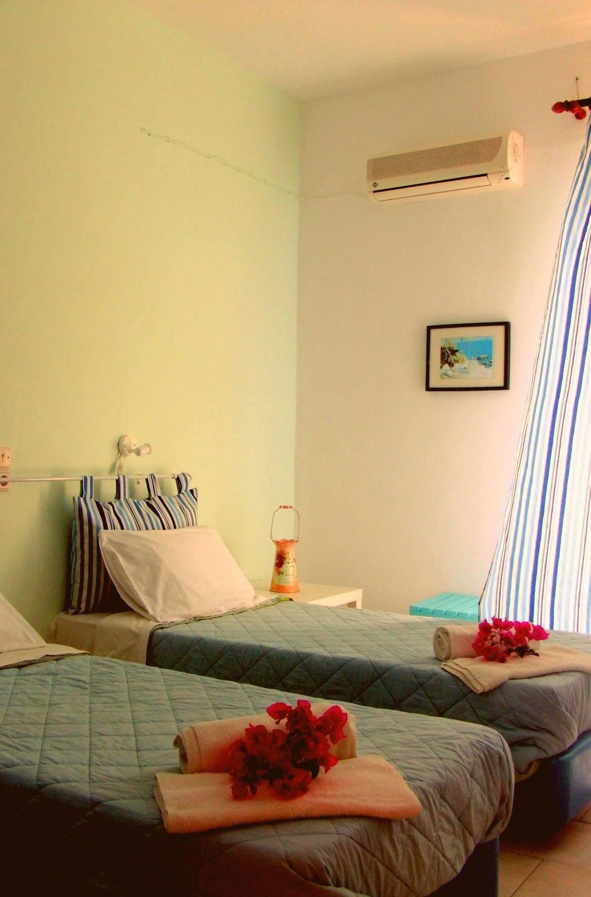 Kavos Bay Seafront Hotel Agia Marina  エクステリア 写真