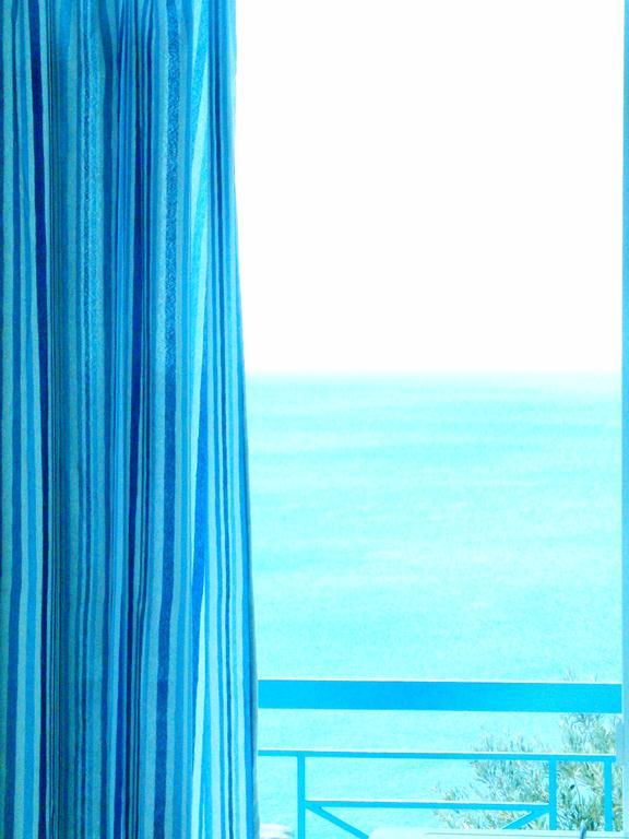 Kavos Bay Seafront Hotel Agia Marina  エクステリア 写真