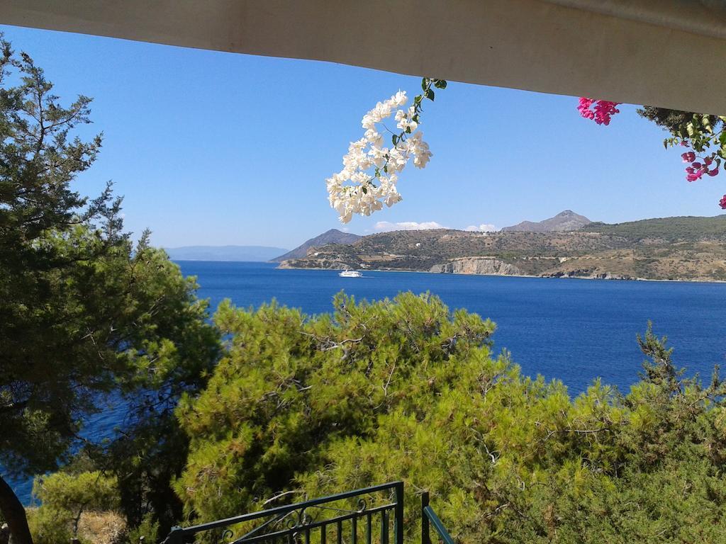 Kavos Bay Seafront Hotel Agia Marina  エクステリア 写真