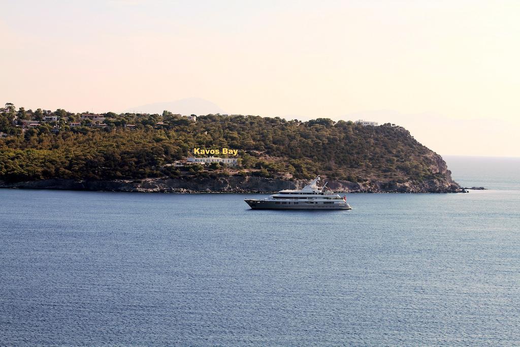 Kavos Bay Seafront Hotel Agia Marina  エクステリア 写真